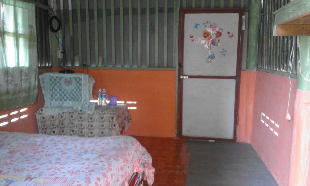 Baan Pai Likit Hotell Exteriör bild
